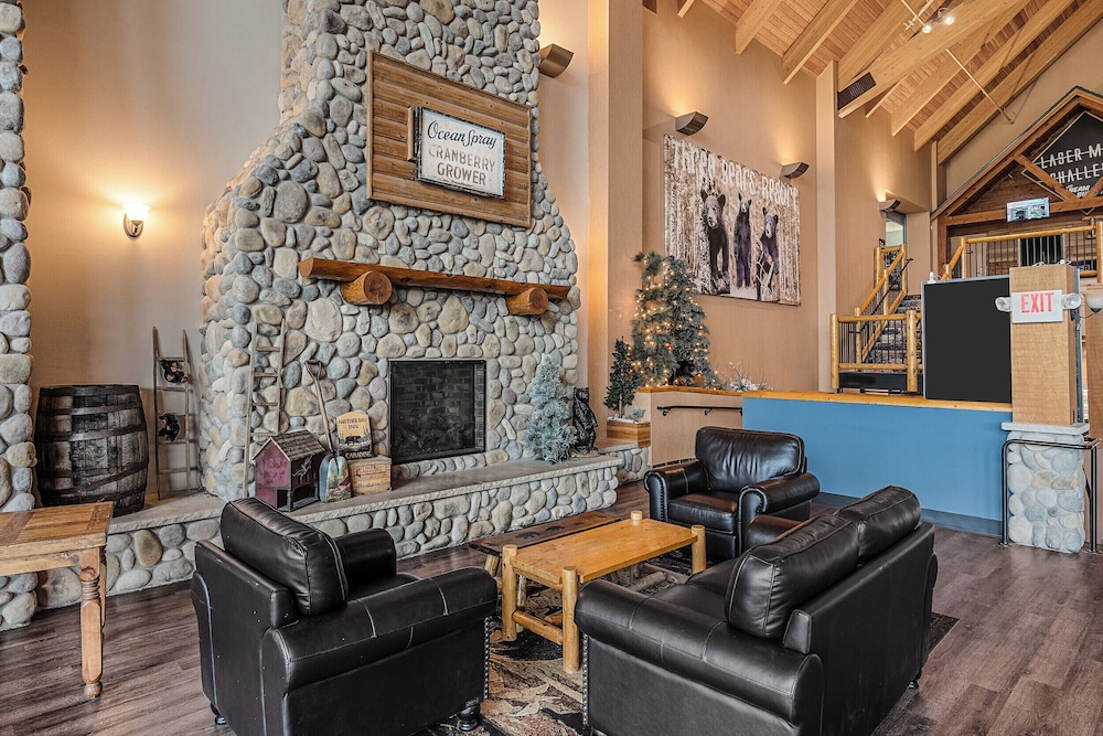 Three Bears Waterpark Resort Near Tomah, an Ascend Collection Hotel 28/50