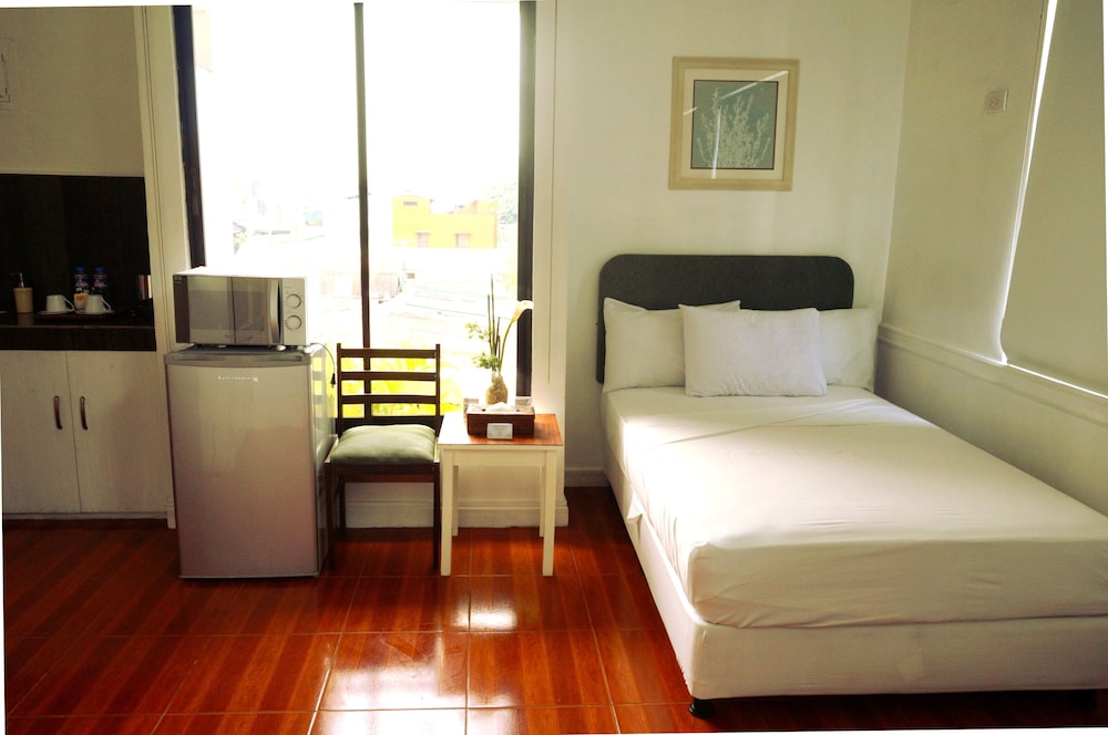 Makati Riverside Inn 21/54
