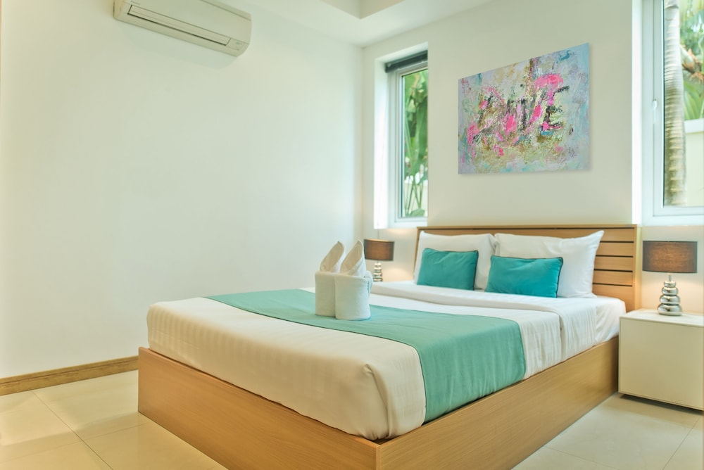 Tropicana Pool Villa 12/50