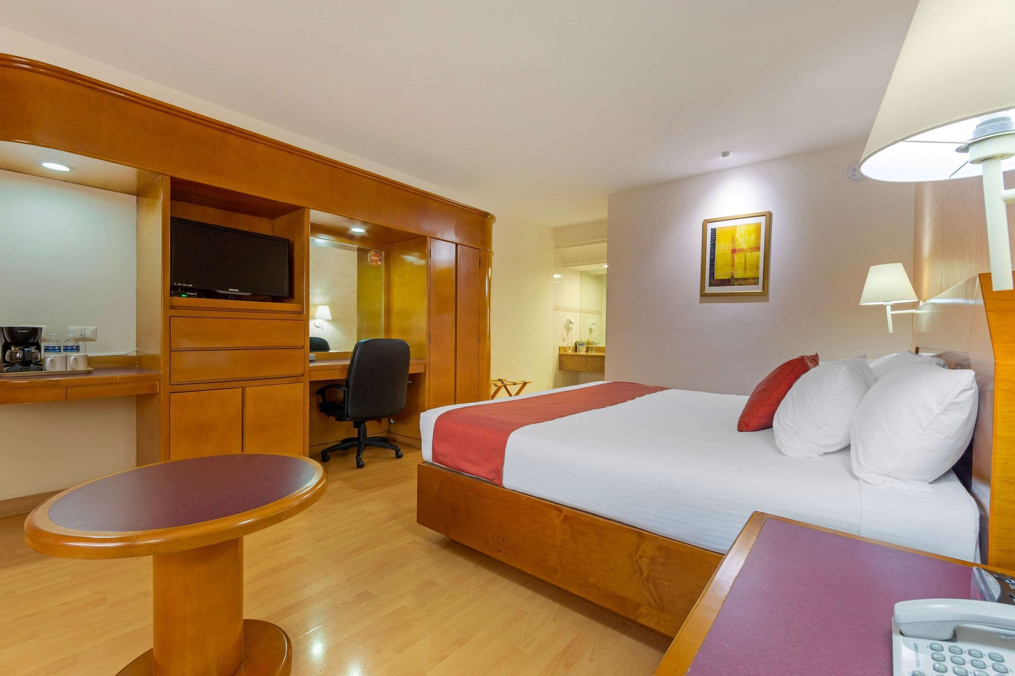UPGRADE, SUITE, KING BED