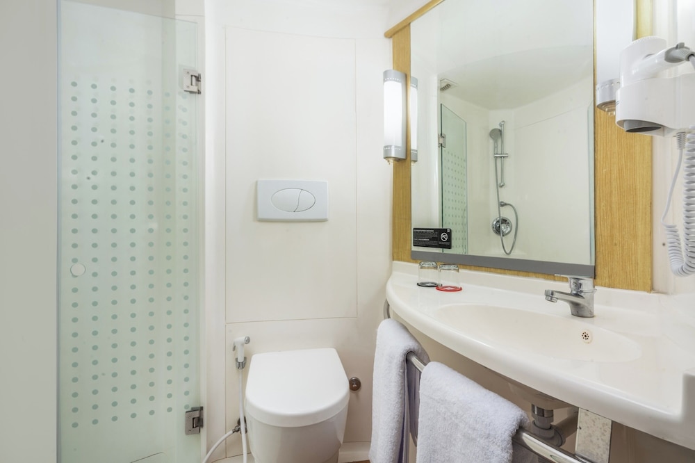 Ibis Jakarta Senen 53/56