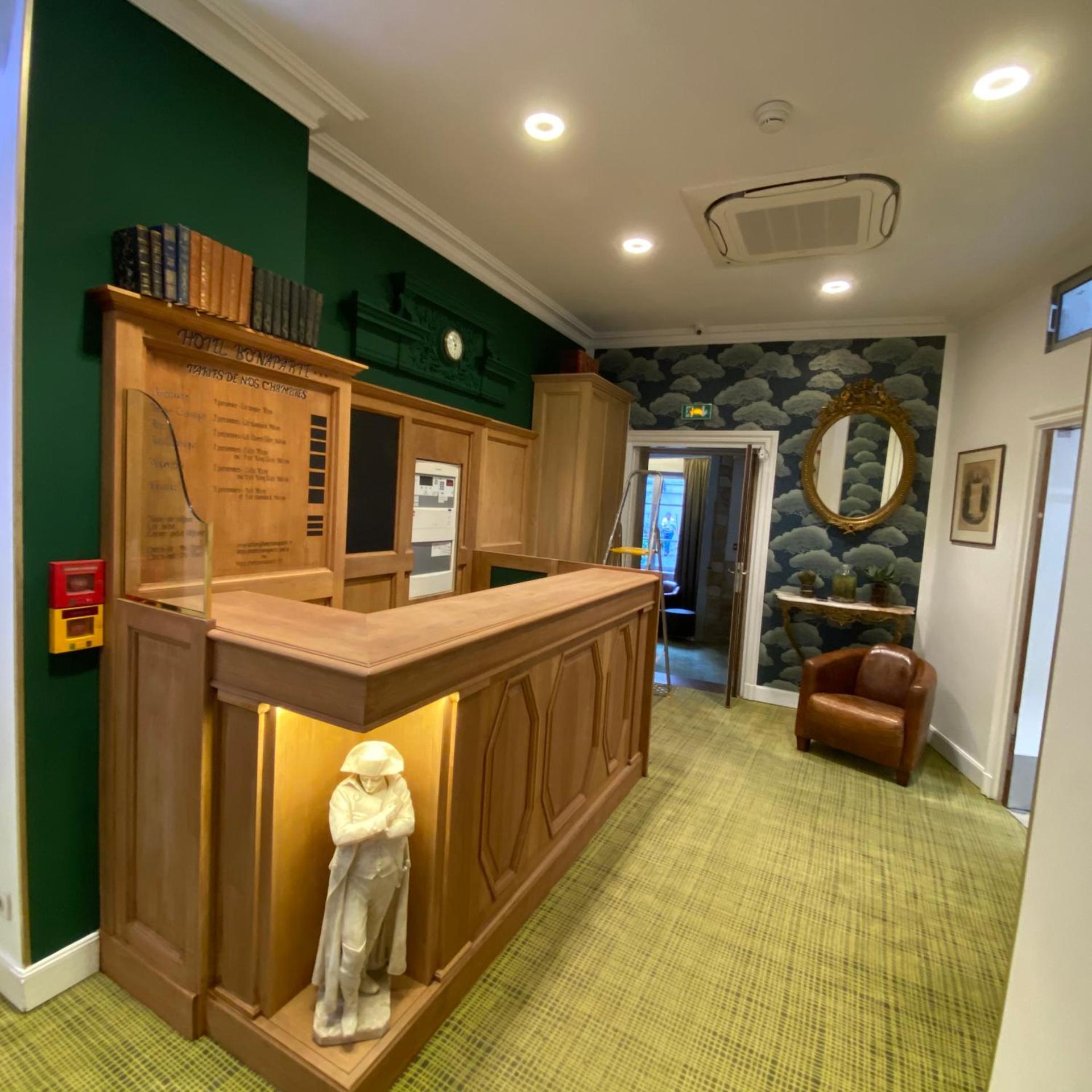 Hotel Bonaparte 6/50
