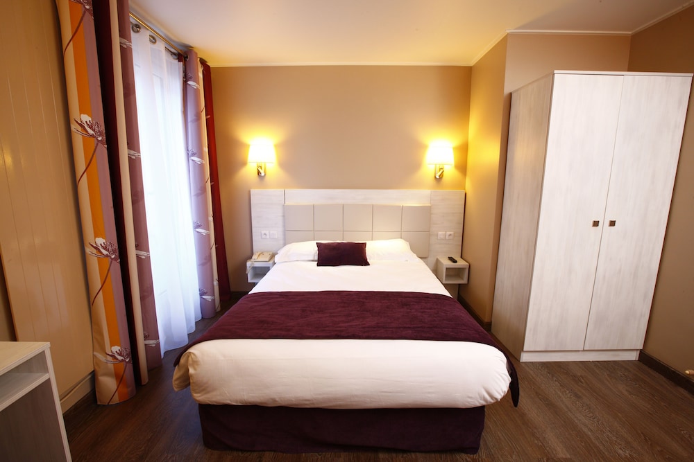 HOTEL SUNNY 15/45