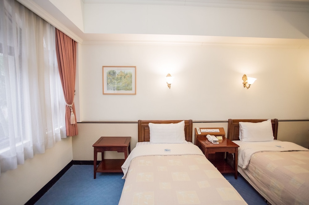 East Coast Hotel 32/71
