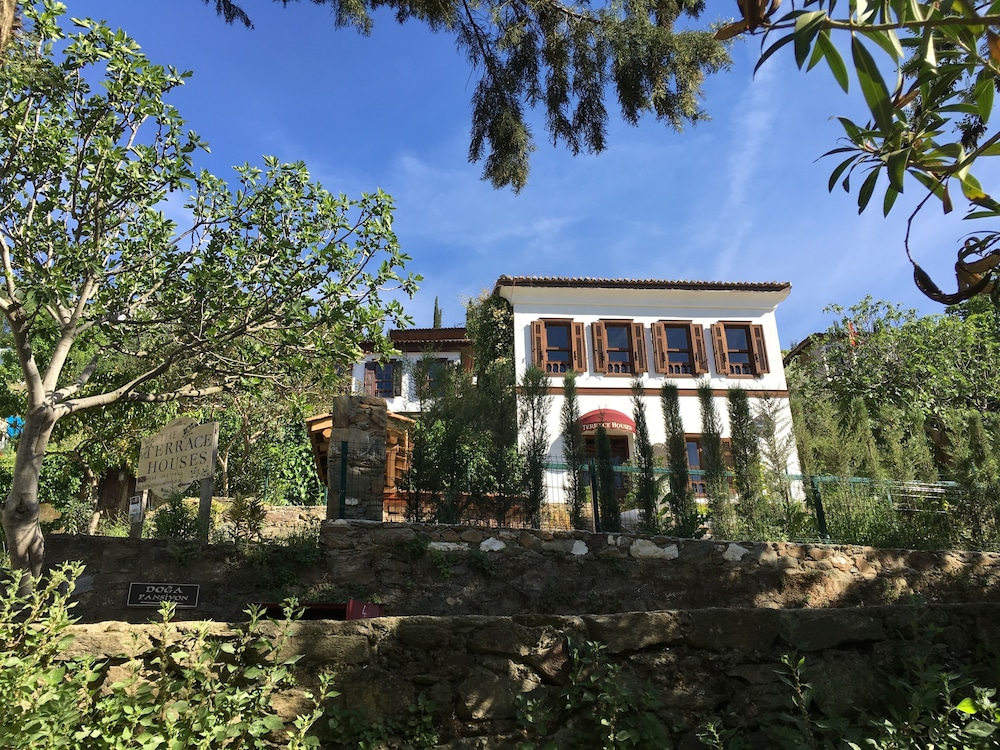 Terrace Houses Sirince - Fig, Olive and Grapevine 2/48