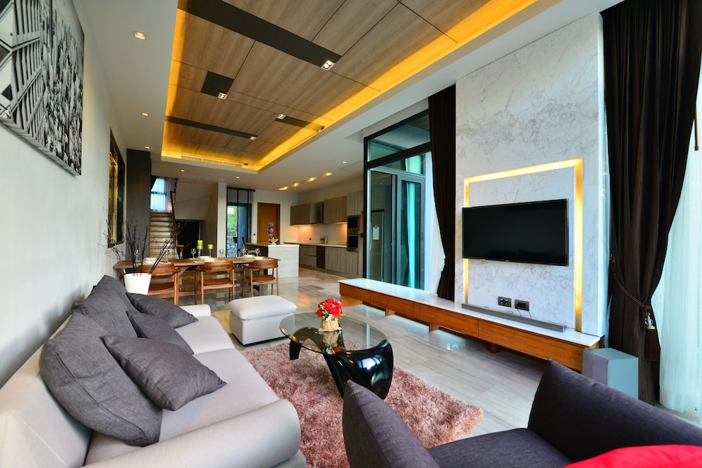 Bukit Pool Villas 17/44