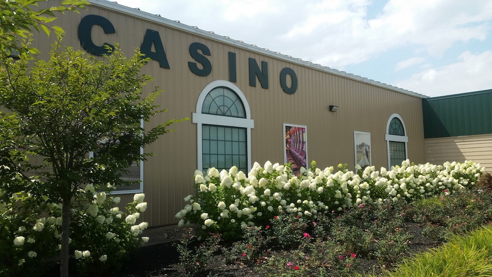 Vernon Downs Casino and Hotel 44/45