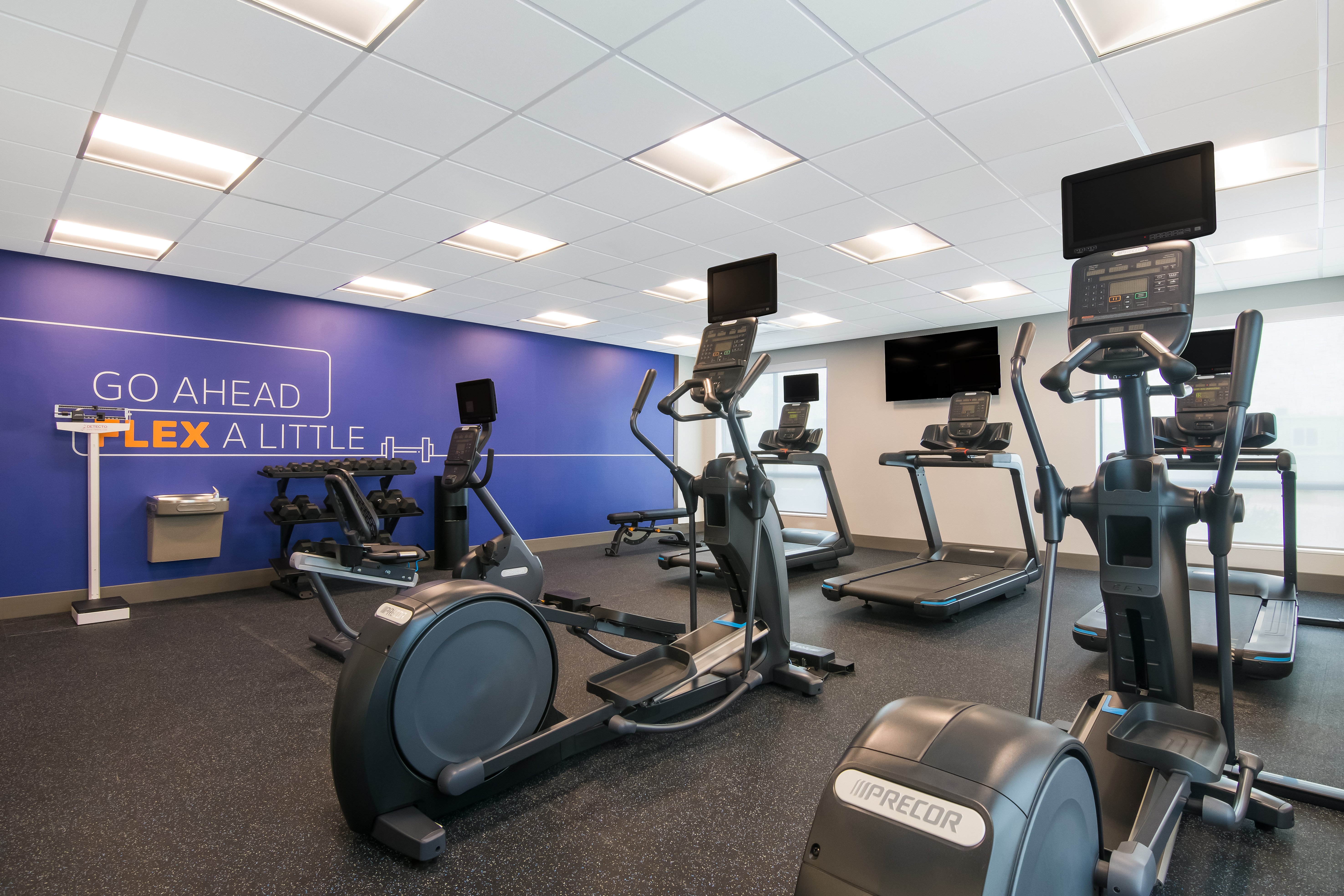 Holiday Inn Express & Suites Springdale - Fayetteville Area 34/58