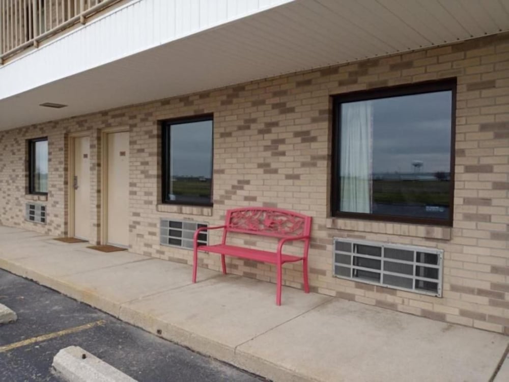 Hoosier Inn 35/39