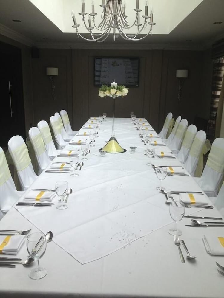 Dumfries Arms Hotel 15/19