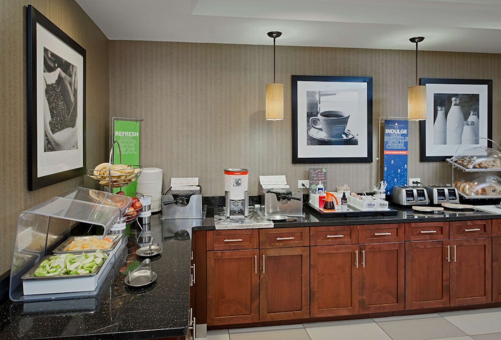 Hampton Inn And Suites Ocean City Bayfront Convention Center 32/41