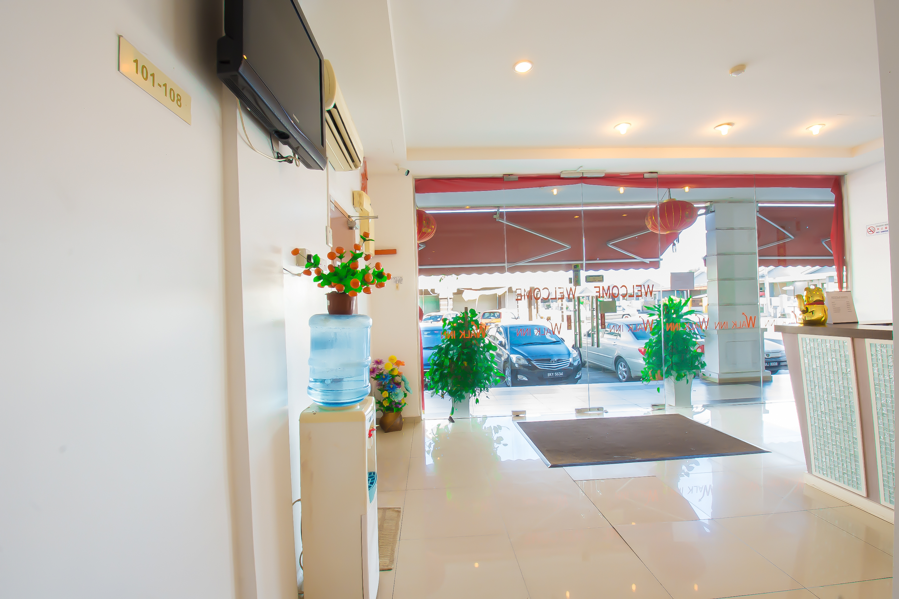 Oyo 582 Hotel Walk Inn 7/32