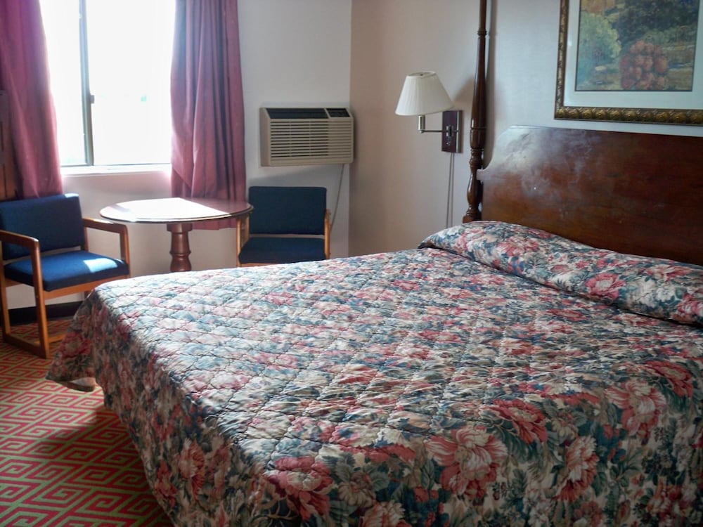 Economy Inn Wentzville 15/36