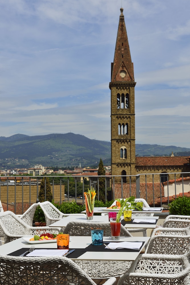 Grand Hotel Minerva 69/74