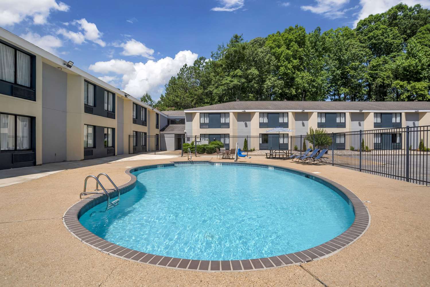 Rodeway Inn Tuscaloosa near University 16/17
