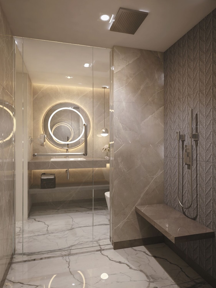 Vivanta Vijayawada MG Road (ex. The Gateway M G Road Hotel) 24/55