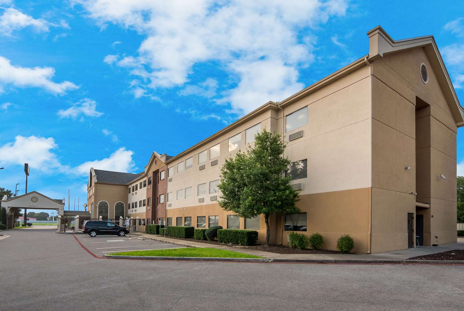 Quality Inn & Suites Waco North 26/28