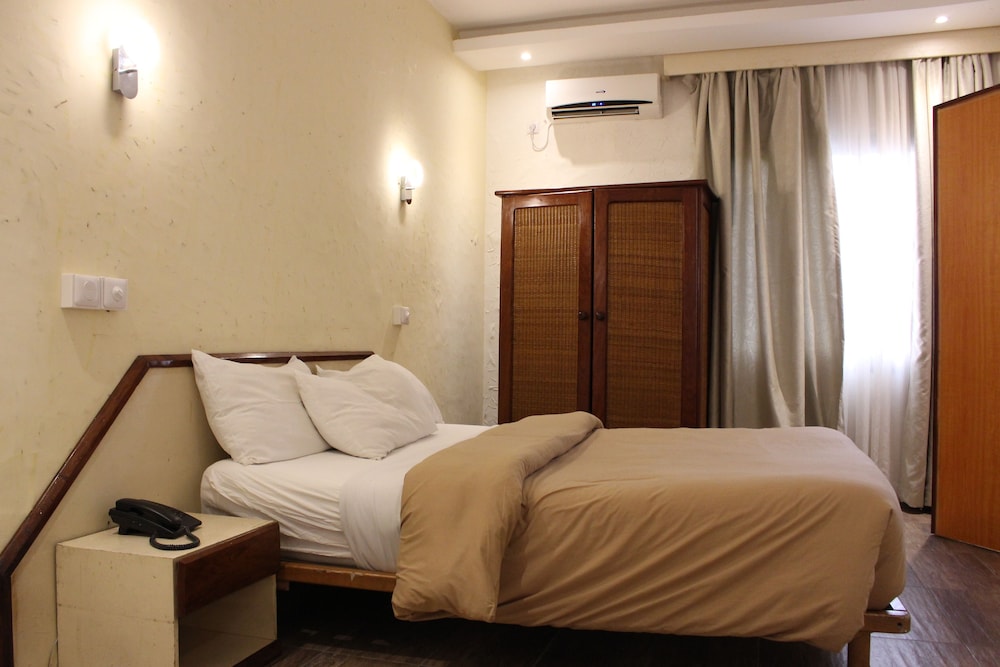 Lewat Hotel 7/30