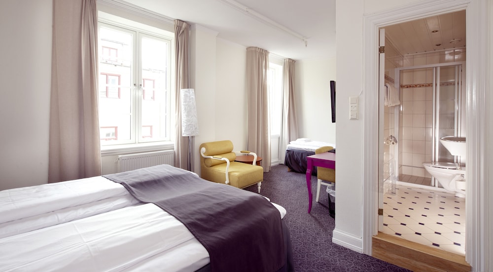 Home Hotel Savoy 28/81