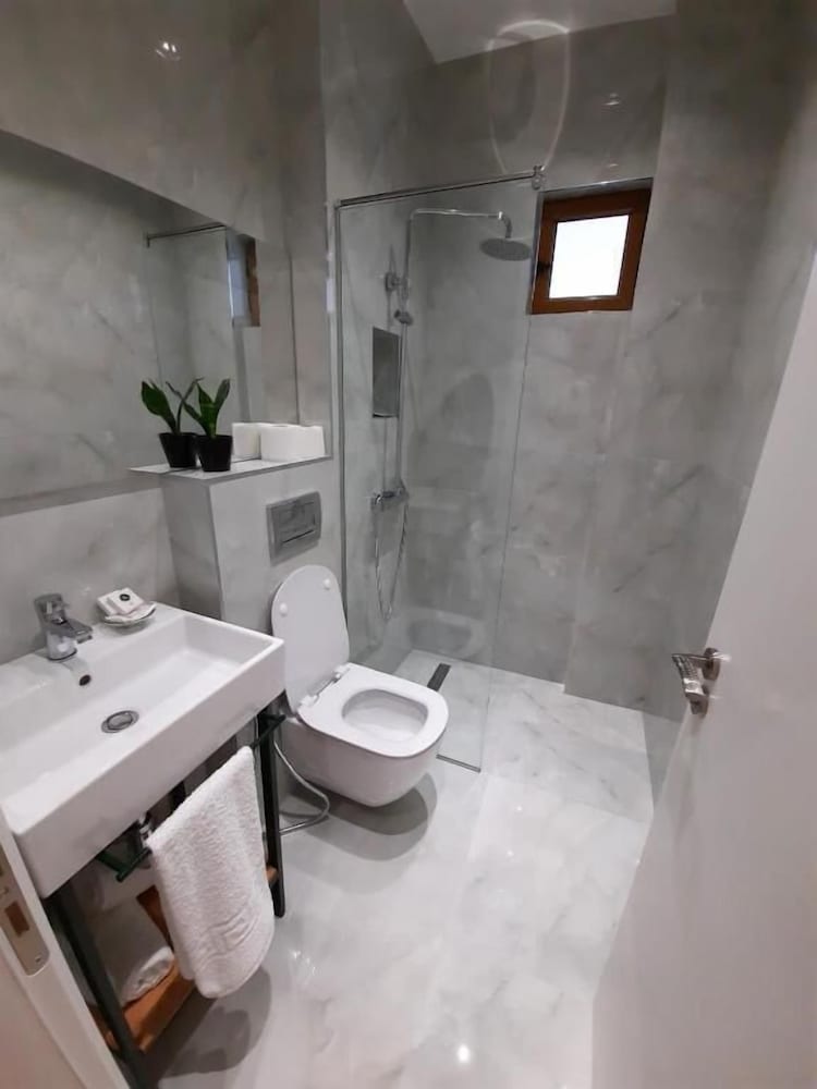 Hotel Piccollino 76/78