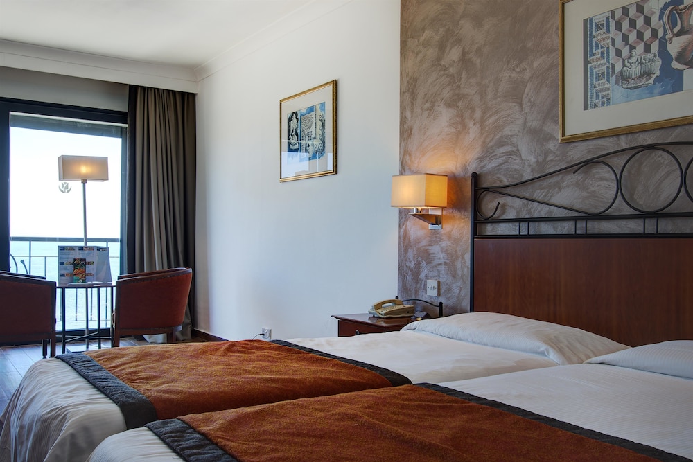 Vivaldi Hotel 24/71
