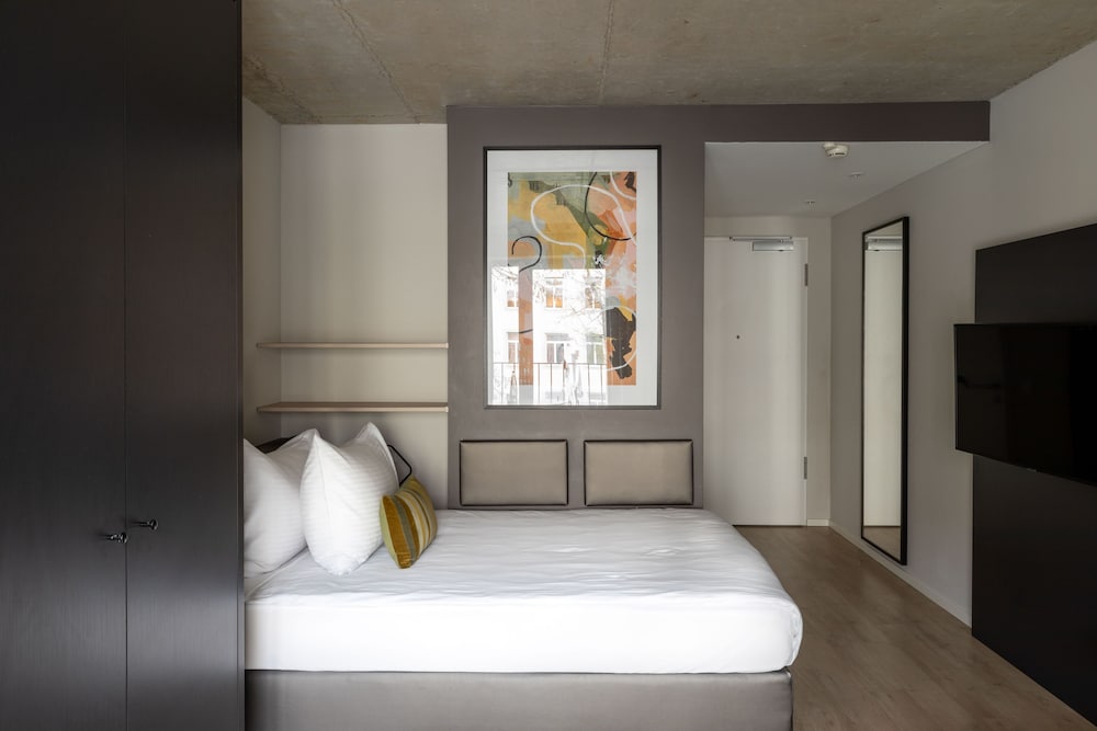 Medium, Single Bed