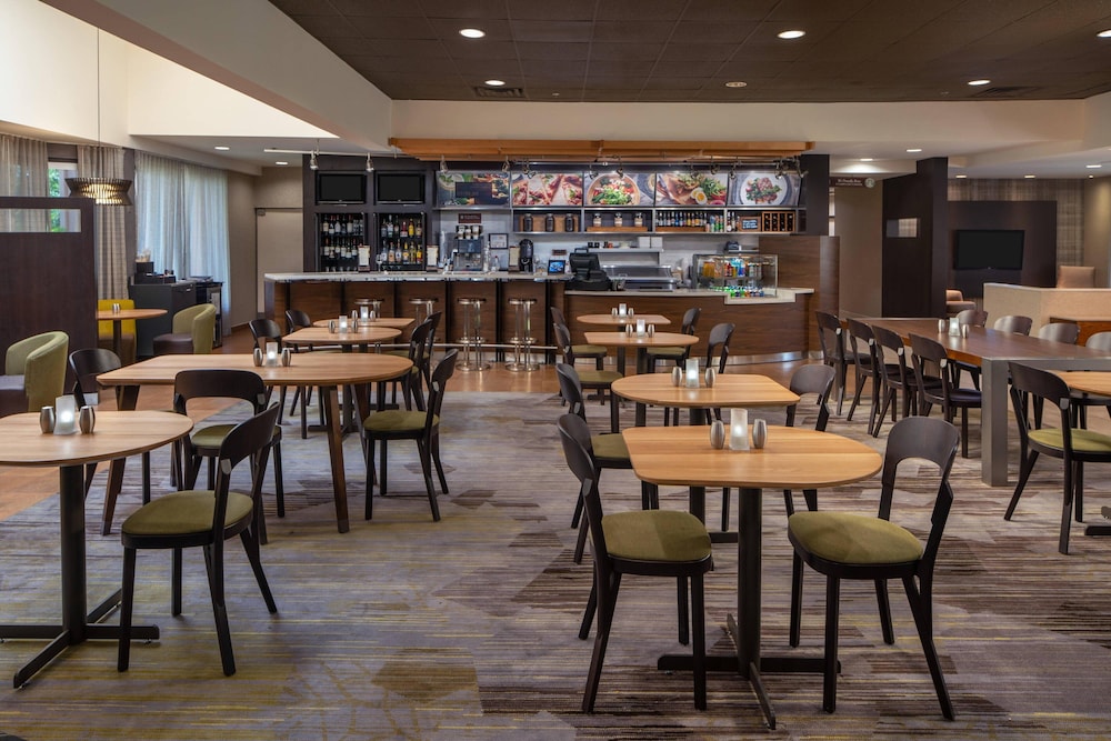 Courtyard by Marriott Jacksonville at the Mayo Clinic Campus/Beaches 30/43