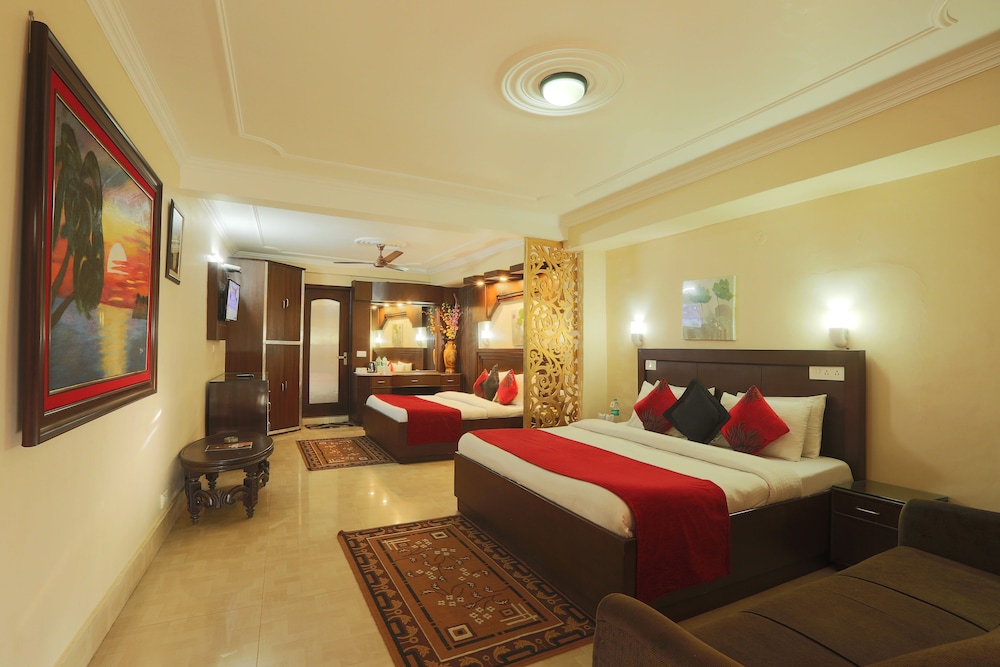 Hotel Mongas 12/50