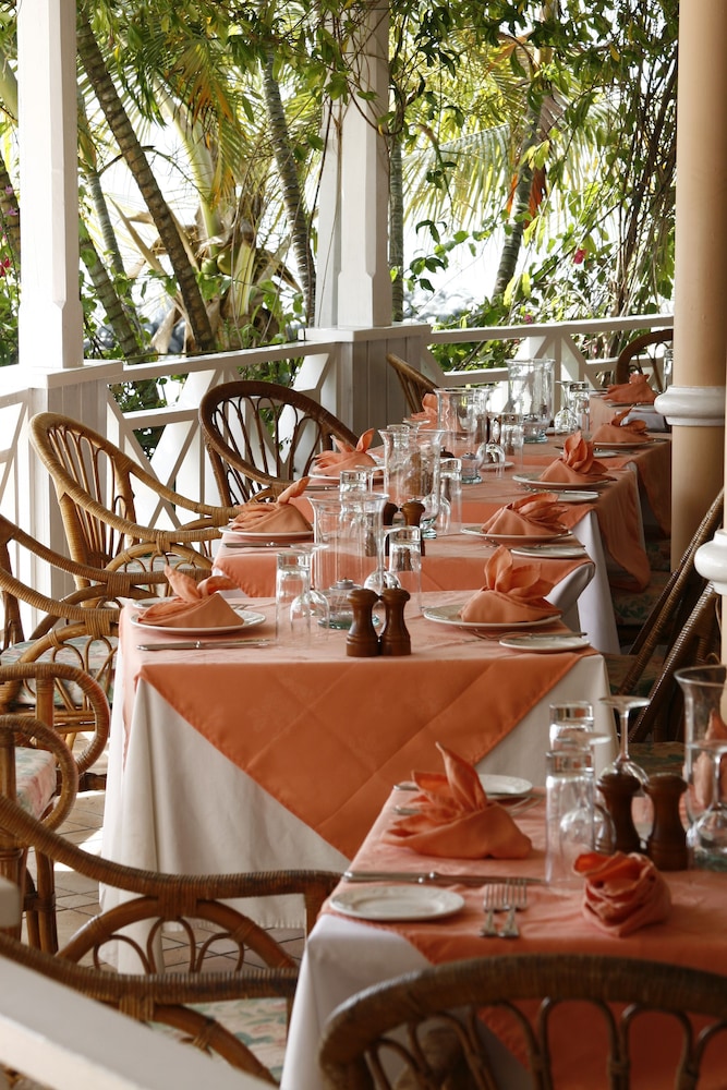 Coco Reef Resort & Spa 39/56