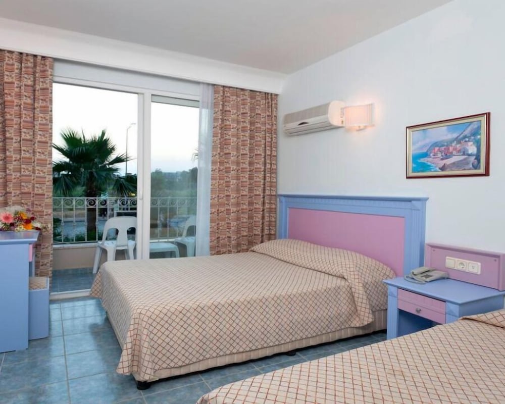 Vital Beach Hotel 25/50