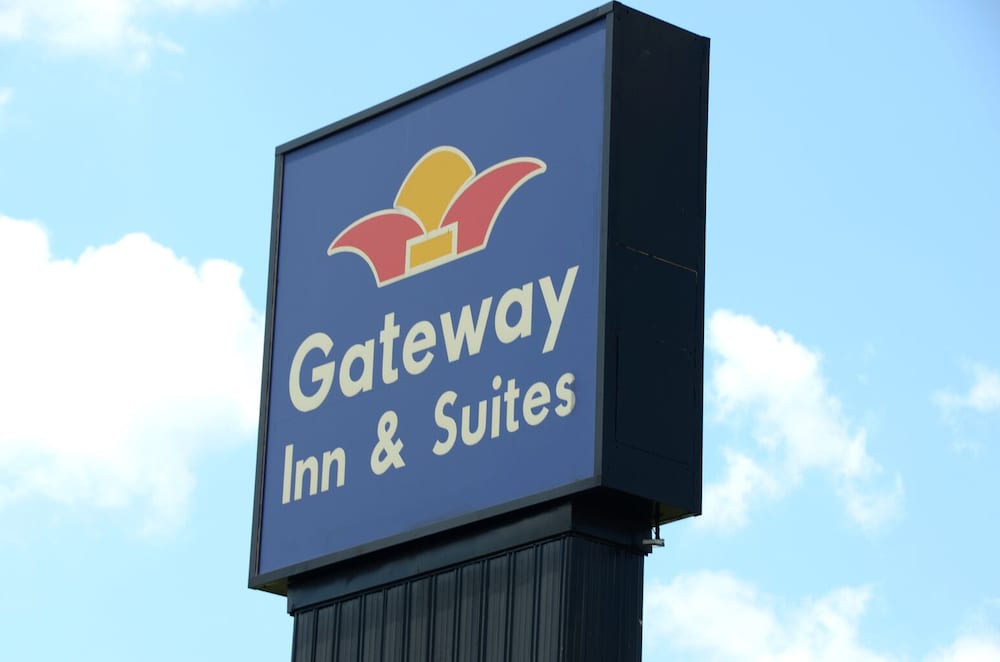 GATEWAY INN AND SUITES 2/39