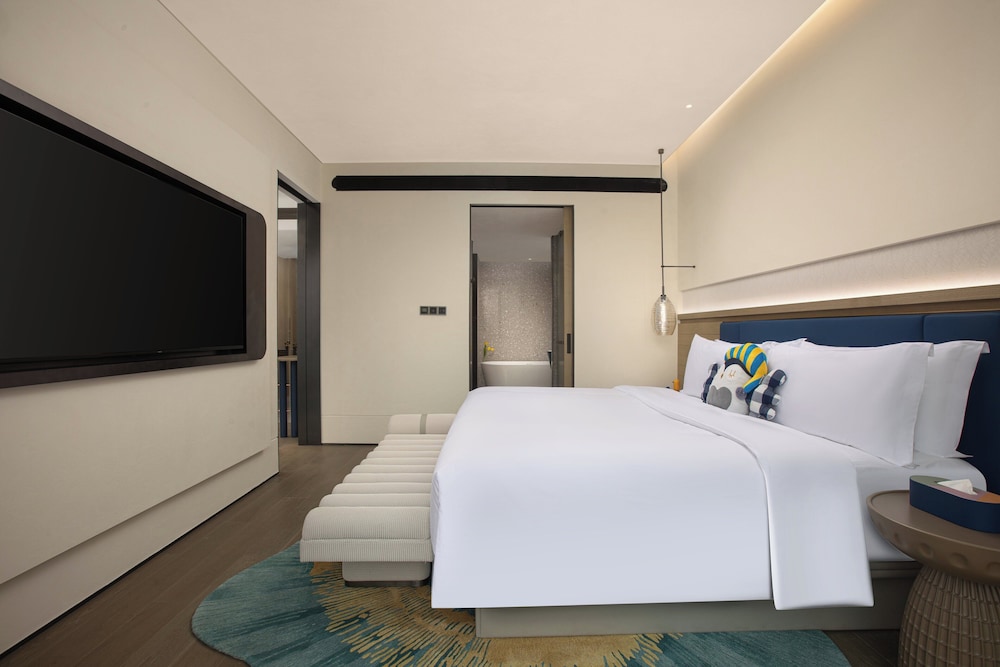 1 Bedroom, Gold, Business, Suite, Single Bed, Balcony