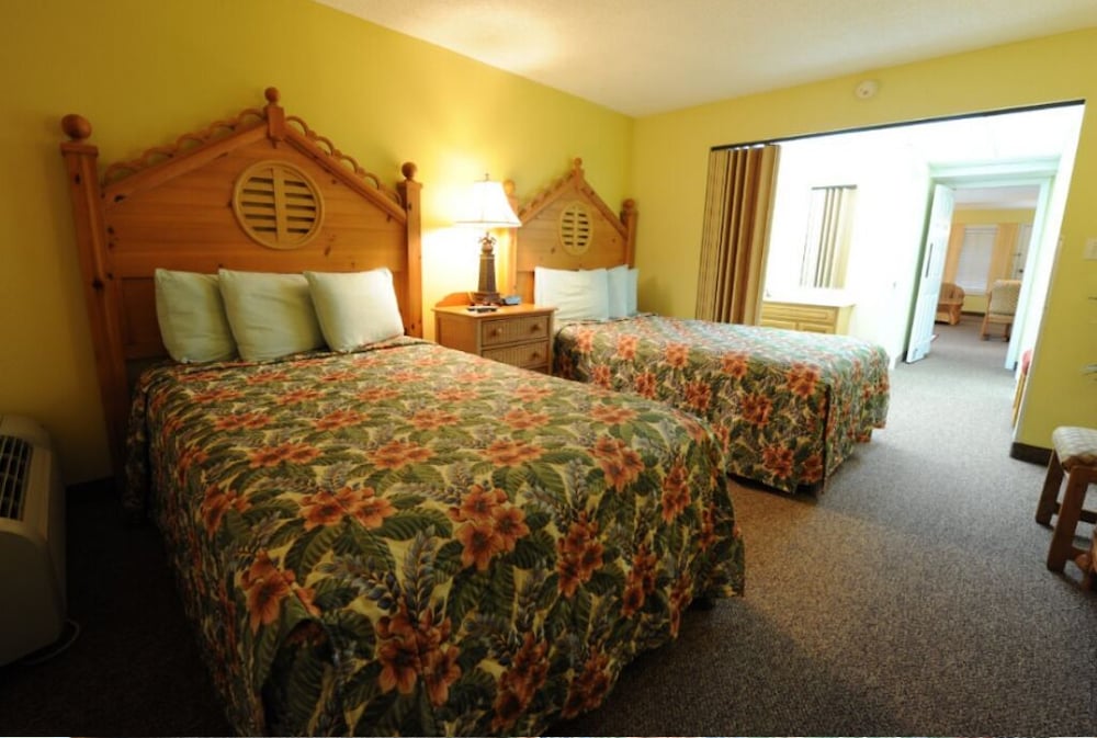 1 BEDROOM, CONDO, DELUXE