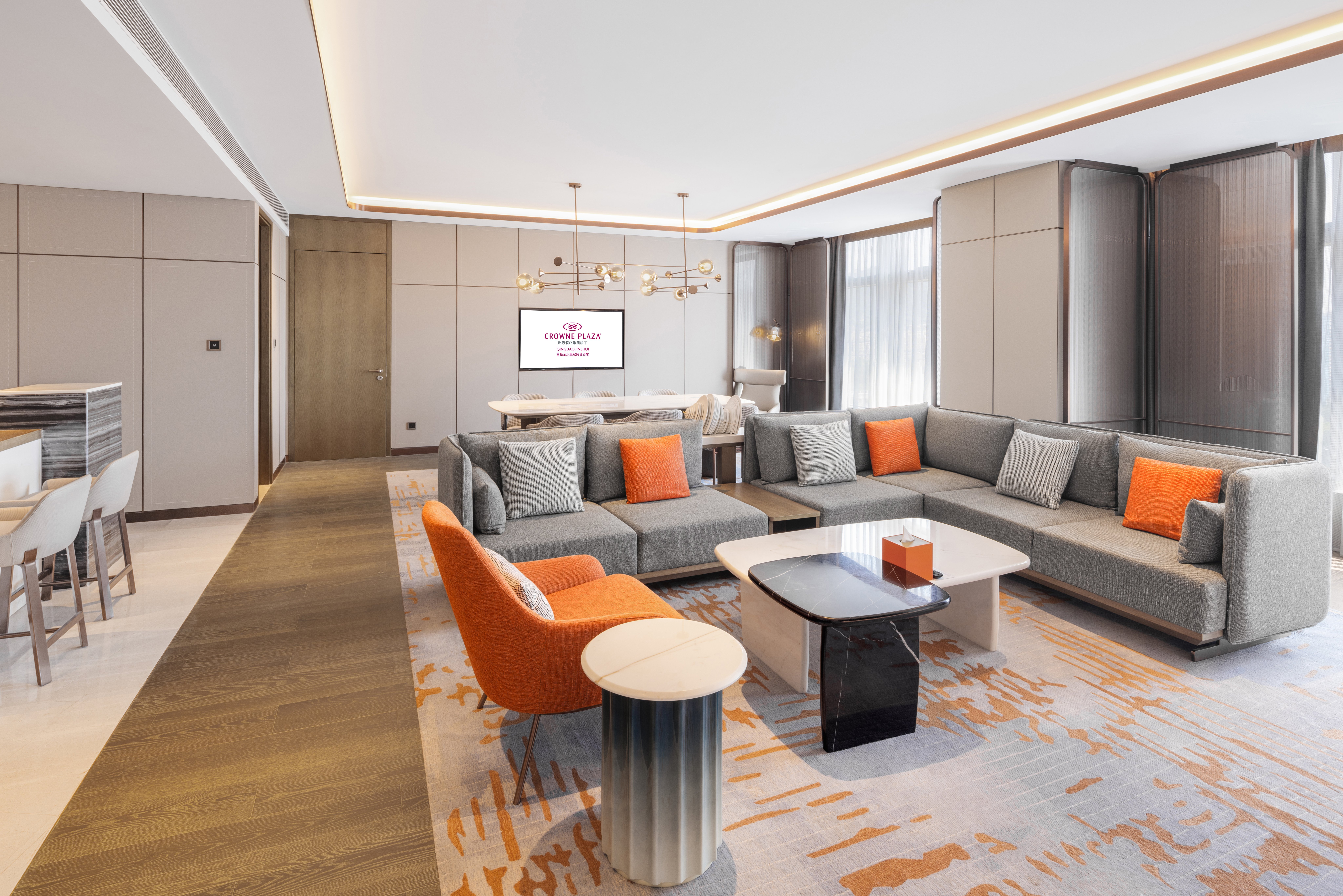 Crowne Plaza Qingdao Jinshui 48/84