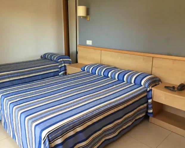 Room, Double or Twin Bed, Pool View
