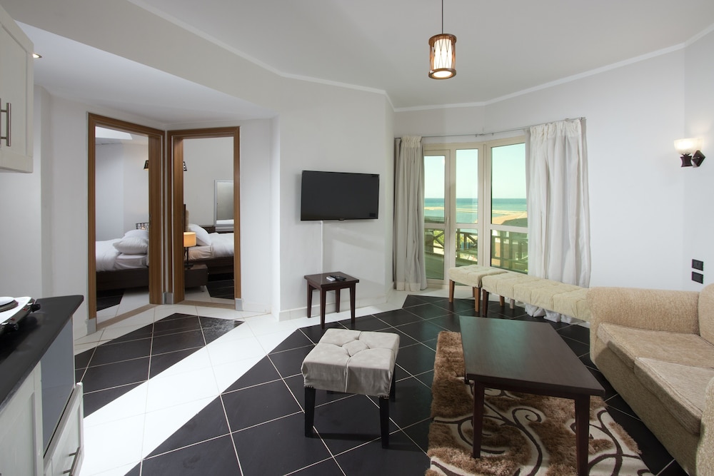 Royal Beach Serviced Apartments 64/75