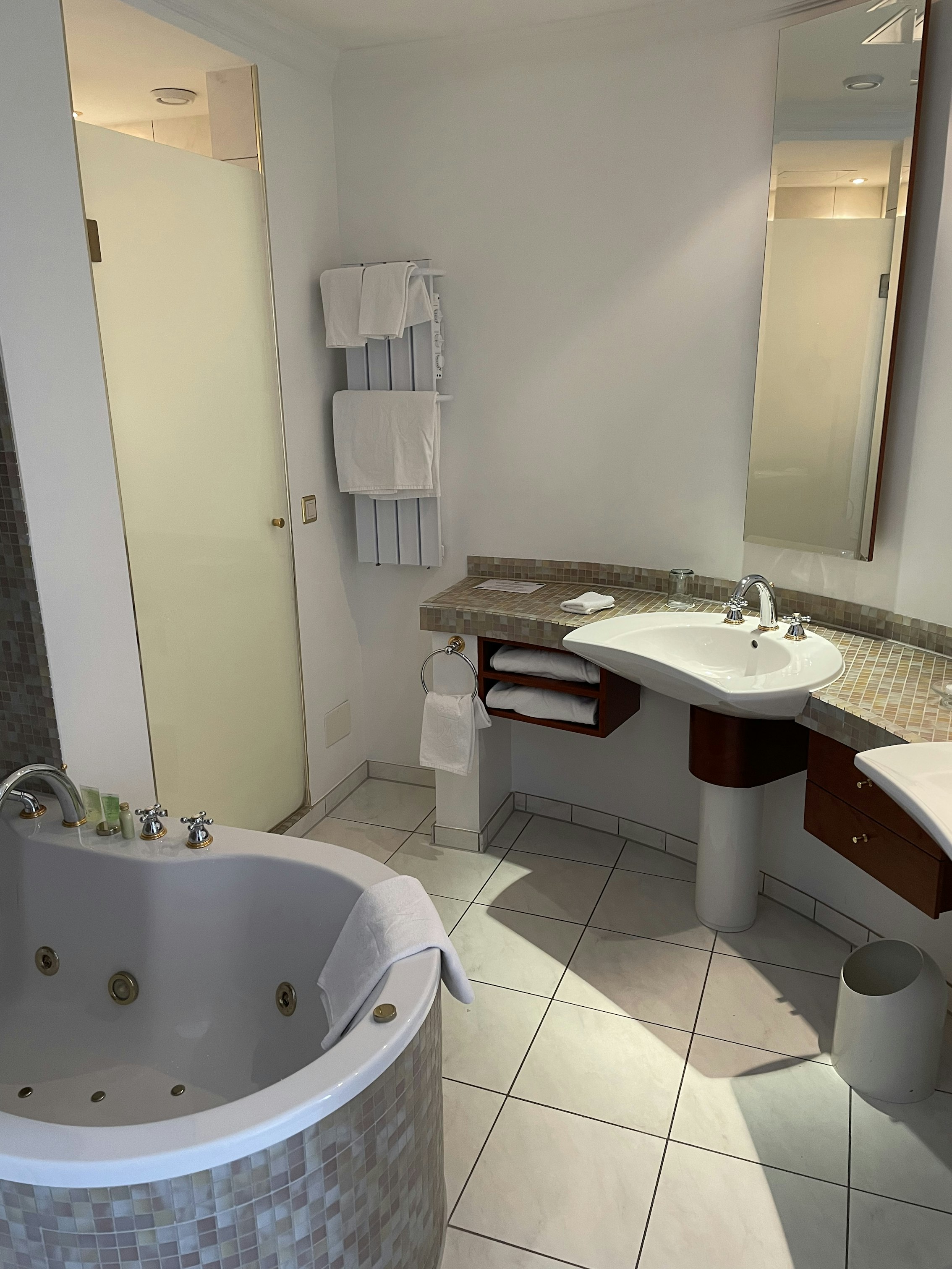 Le Mirador Resort and Spa 82/83