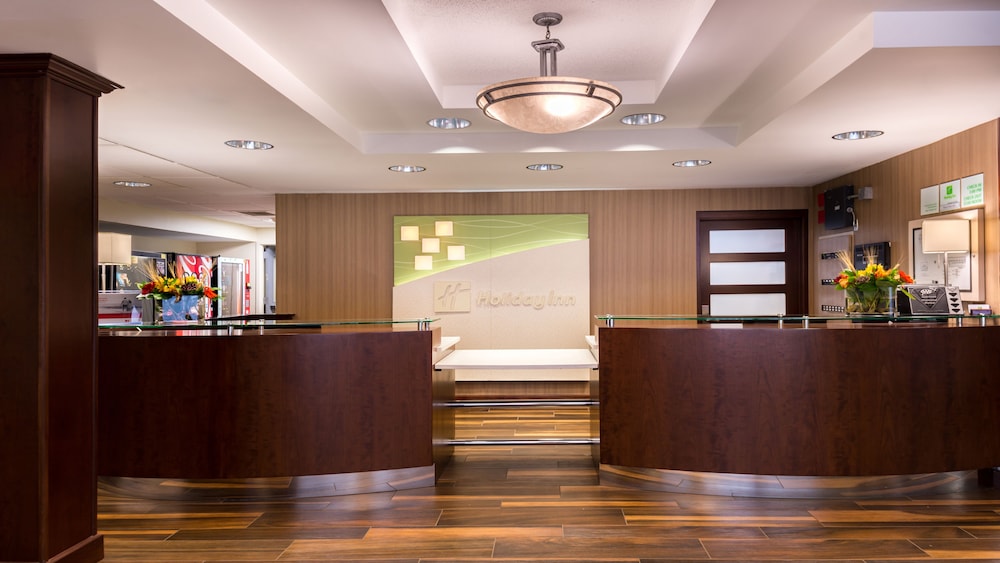 Holiday Inn Hotel Suites Warren 7/53