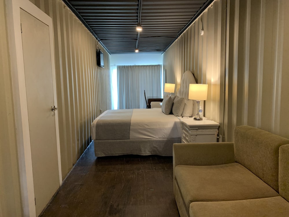 Container Inn 29/79