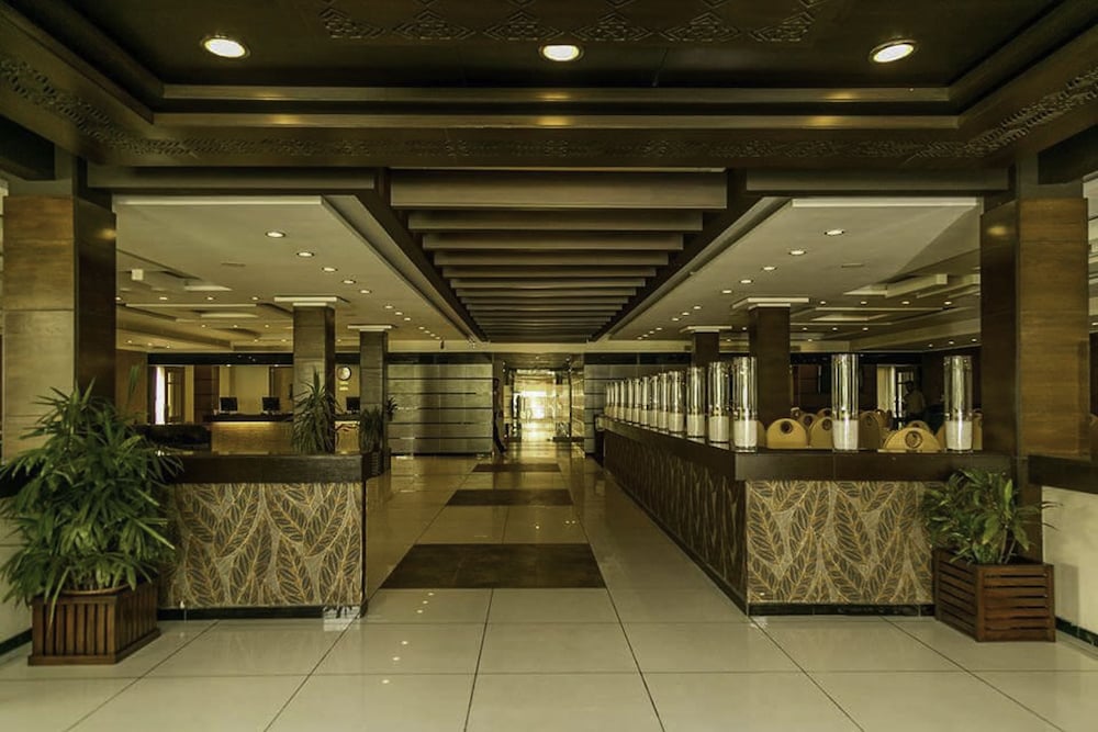Grand Regency Hotel 9/50