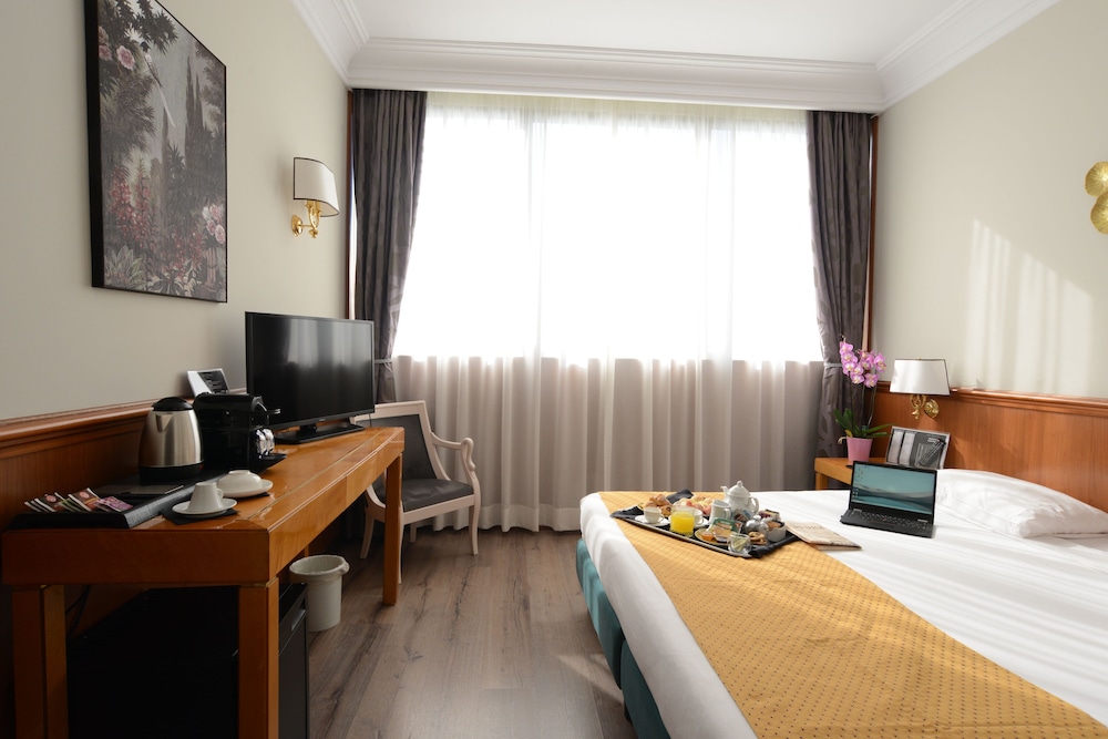 Hotel The Brand 24/64