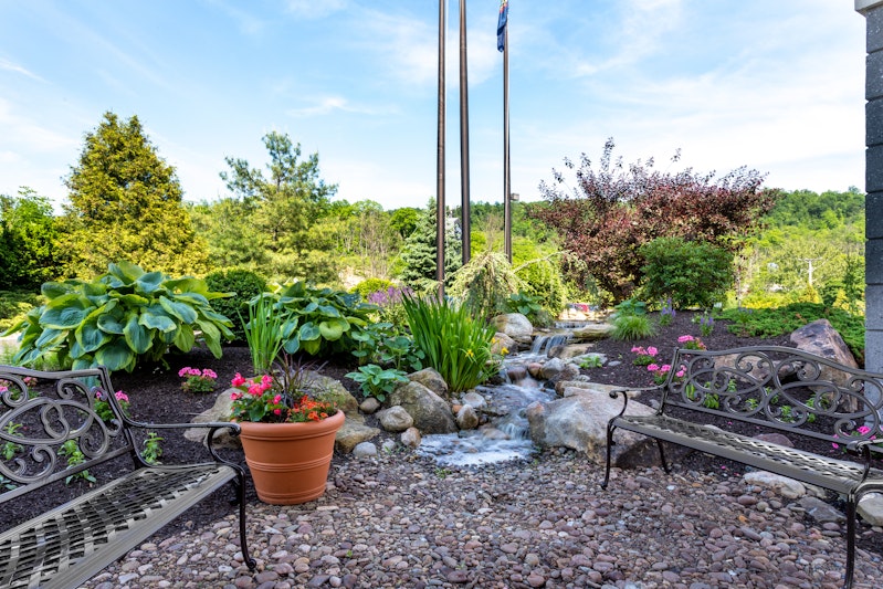 HAMPTON INN BEDFORD 51/52