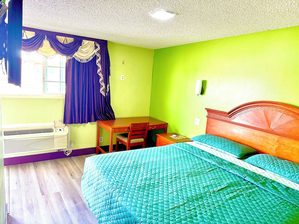 BASIC, SINGLE, KING BED