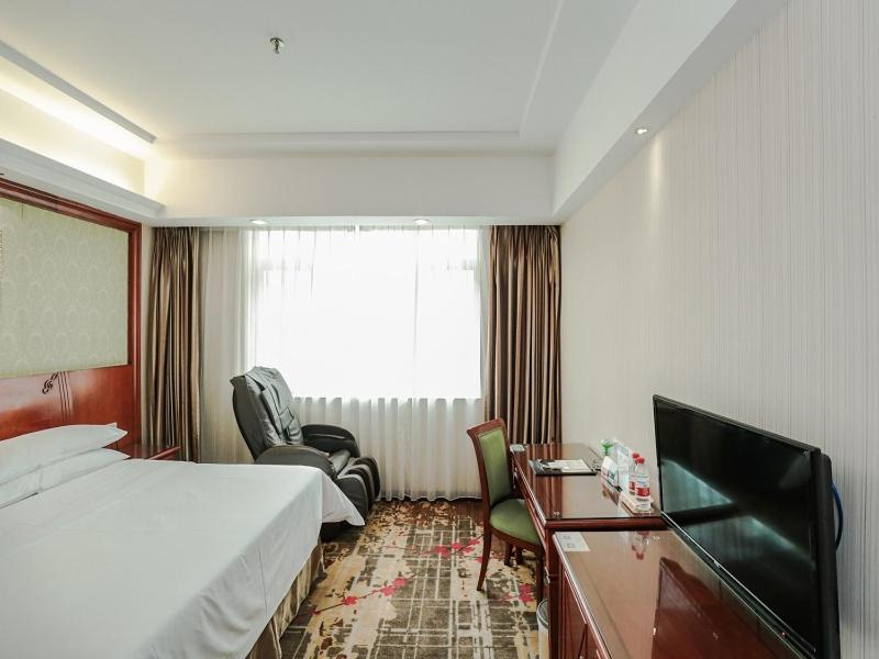Vienna Hotel (Dongguan Houjie Wanda Plaza) 5/18