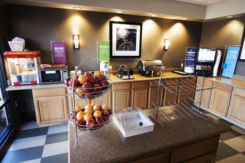 Hampton Inn Taos 39/48