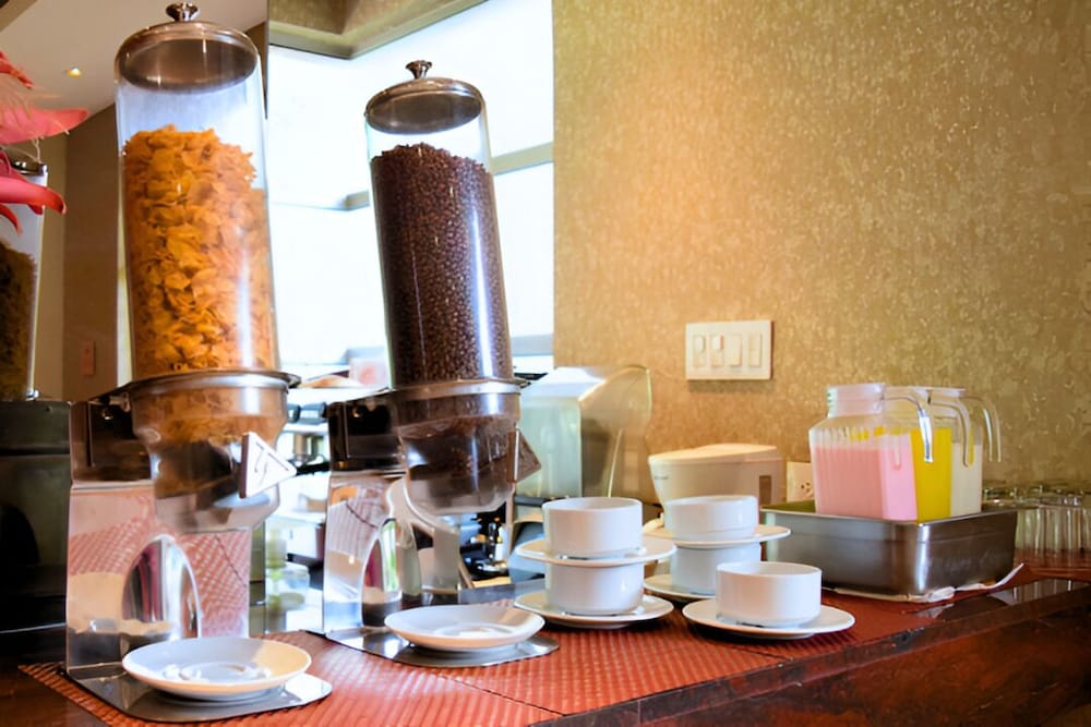 Hotel Plaza Suites 29/65