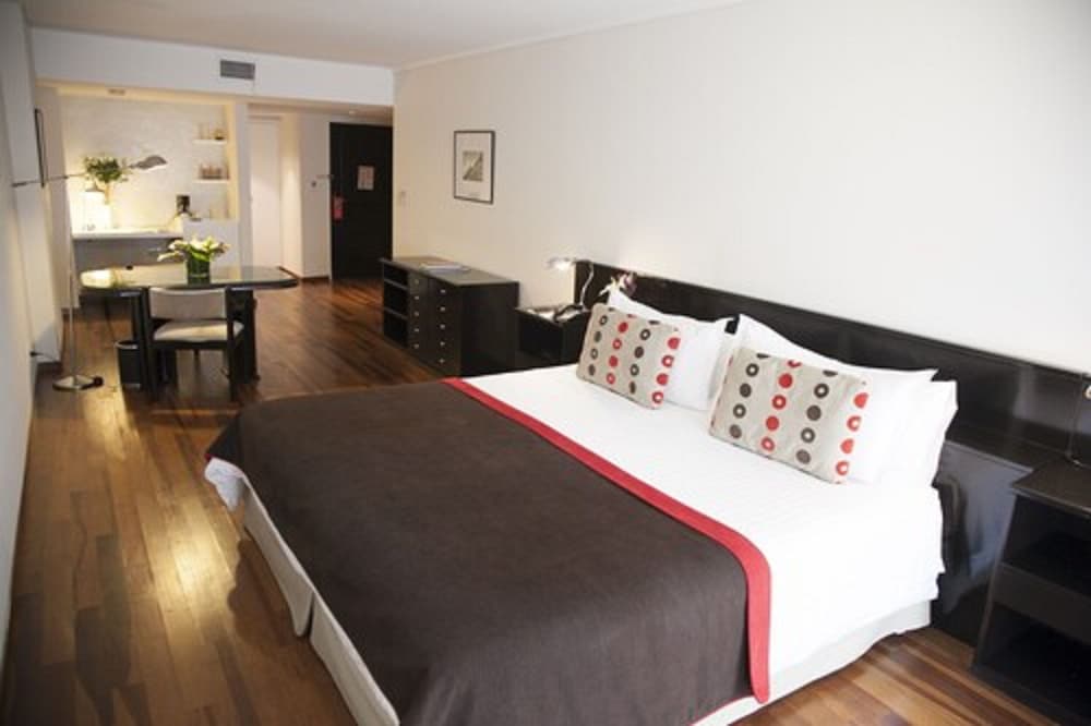 Feirs Park Hotel 11/40