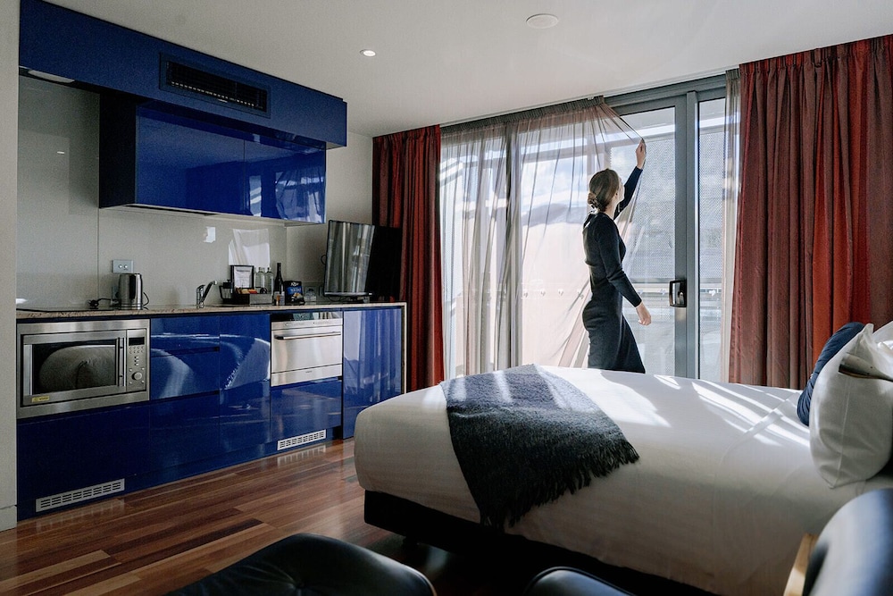 Salamanca Wharf Hotel 35/66
