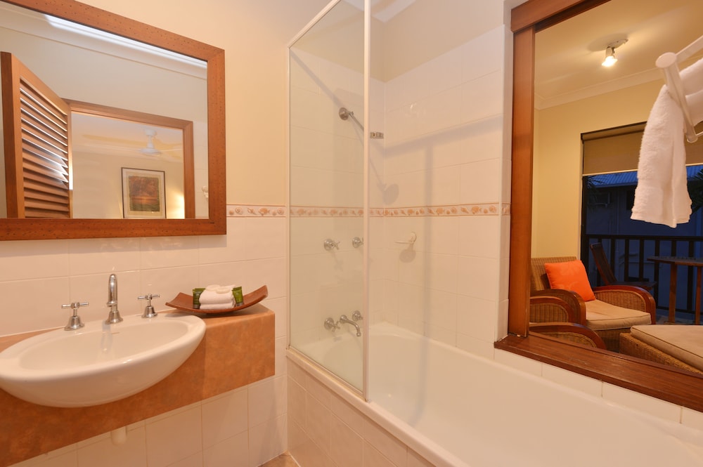 Seascape Holidays- Hibiscus Apartment 30/32