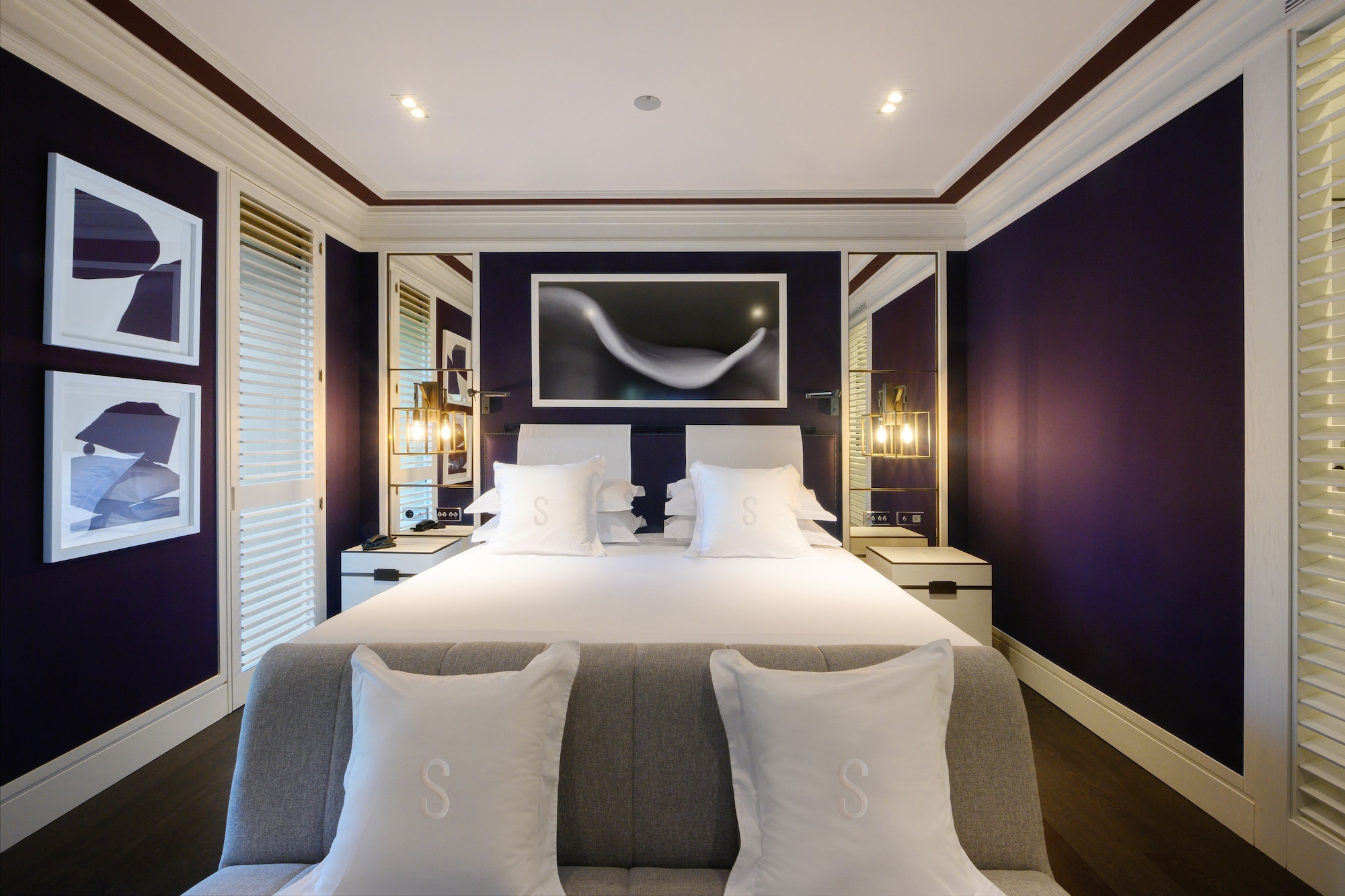 SUPERIOR, DOUBLE OR TWIN BED, PATIO VIEW